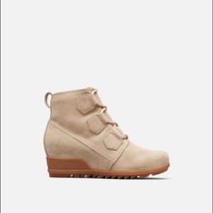 Sorel Evie lace boots